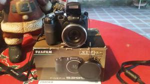 Camara Semi Profesional Fujifilm Finepix 2950