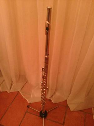 Flauta. (pearl Flute F-661)