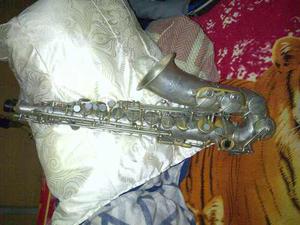 Saxofon Alto Marca Lark