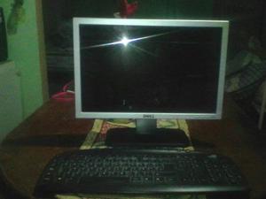 Monitor Marca Dell De 17 Pulgadas Y Teclado.