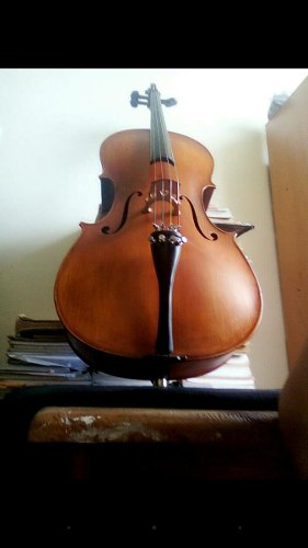Cello 3/4 Suizo Con Estuche Y Arco.