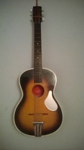 Guitarra Acústica (Lark)