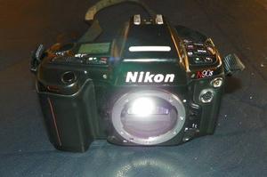 Vendo Cámara Nikon N-90s, Funcional Falta Porta Baterias