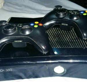 Xbox 360 Slim 250 Gb Con Dos Controles. Con Varios Juegos.