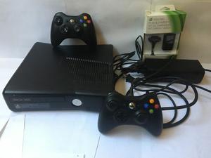 Xbox 360 Slim 4g Como Nuevo / Controles - Cargador Y Juegos
