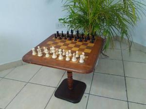 Mesa Tablero Juego De Ajedrez De Madera, Con Sus Piezas