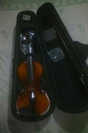 Violin 4/4 Maxtone Con Perrubia, Cuerdas La Y Sol Negociable