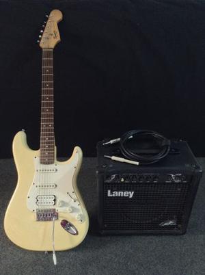 Guitarra Fender Squier Bullet Strato + Ampli Laney Lx20