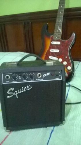 Guitarra Squier By Fender Series Strat Con Amplificador