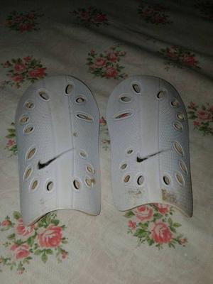 Canilleras Nike Talla M Originales