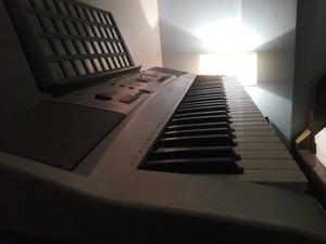 Teclado Yamaha Psr-e313 Como Nuevo