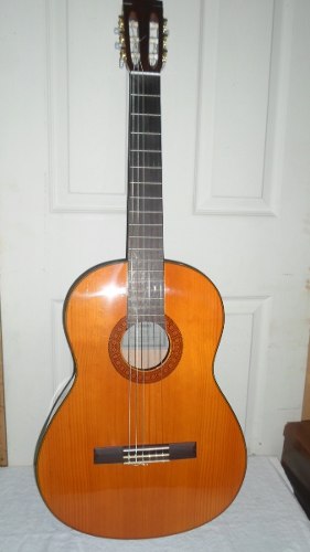 Guitarra Acústica Yamaha C70 Con Estuche