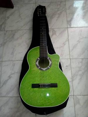 Guitarra Acustica Con Su Forro Detalles Minimos