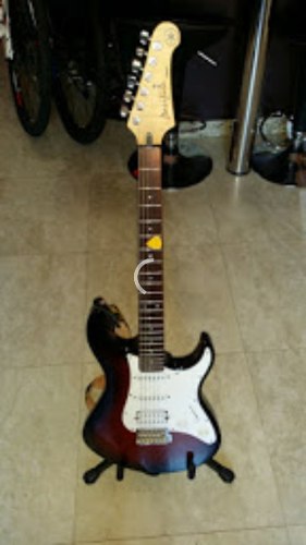 Guitarra Yamaha Pacifica Modelo N89