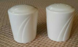 Saleros Y Condimenteros De Ceramica Color Blanco