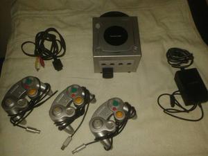 Nintendo Gamecube Plateado Con 3 Controles Originales