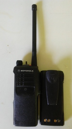 Radio Portatil Motorola Pro  Sin Base Cargadora