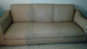 Sofa En Buenas Condiciones Usado Con Ciertos Detalles