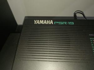 Teclado Yamaha Psr 19.