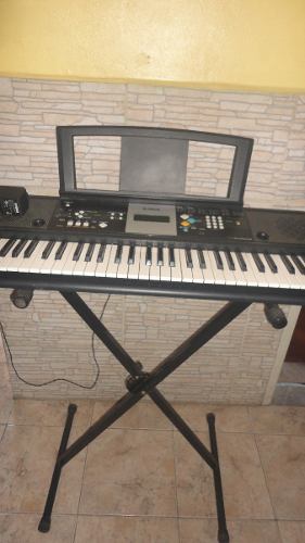 Teclado Yamaha Psr E223 Como Nuevo