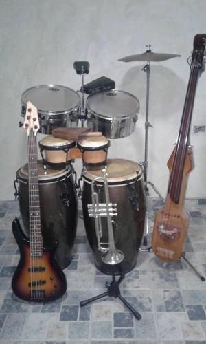 Bajo, Timbal, Conga, Combo Musical