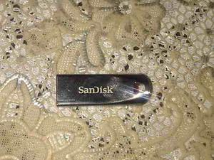 Pen Drive Sandisk 16 Gb Y Porta Micro Sd