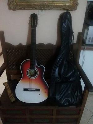 Guitarra Marca La Llanera