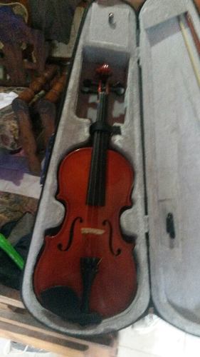 Violin 3/4 Marca Kreicer Sin Detalles.