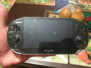 Psp Vita En Perfecto Estado Tiene Sus Protectores