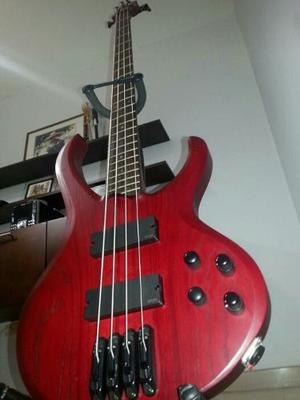 Bajo Ibanez 700