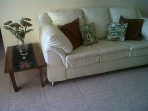 Sofa En Bipiel Blanca De Cuero