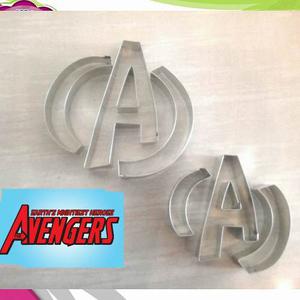 Cortador De Reposteria Y Masa Flexible De Avengers