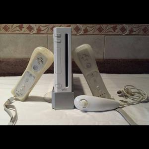 Nintendo Wii Color Blanco Con 2 Juegos Originales