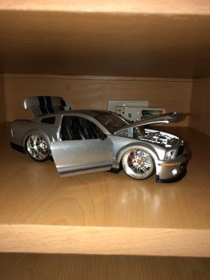 Carro De Colección A Escala 1/24 Shelby Gt-500kr