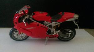 Moto Escala 1:12 Ducati999. Usada.