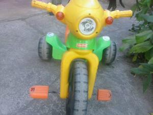 Triciclo Fisher Price