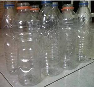 Botellas De Plástico. Recicladas
