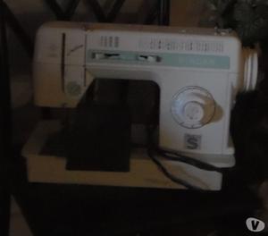 MAQUINA DE COSER SINGER FACILITA