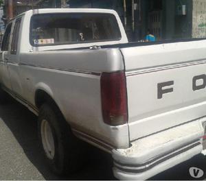 SE VENDE CAMIONETA CAVINA Y MEDIA FORD 86