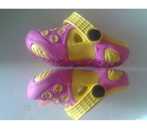 Vdo Zapatos Usados tipo crocs niña talla 17 amarillo