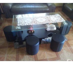 Lujosa y Moderna mesa de estar de 6 puf color negro.