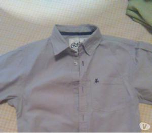 camisa manga larga color gris. usada traída de Inglaterra
