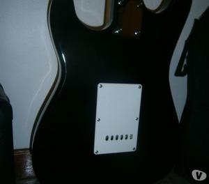 GUITARRA ELECTRICA FRETMASTER Y AMPLIFICADOR PALMER