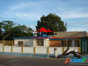 CASA COMERCIAL EN ALQUILER TIERRA NEGRA MARACAIBO API 2598