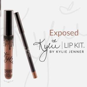 Labial Liquido Con Delineador Kylie Jenner