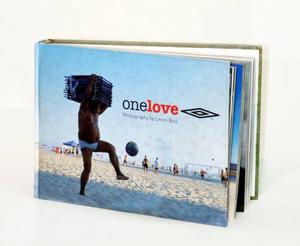 Libro One Love: Soccer For Life Fotografía De Levon Biss
