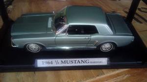 Mustang  Hardtop Escala 1/18 Motormax