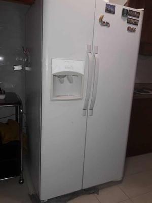 Nevera Frigedaire De 26 Pies Como Nueva