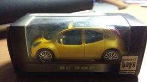 Renault Bebot 1:64 En Blister Y En Su Caja Original.
