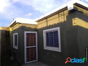 En venta comoda casa en Cabudare 17-15836